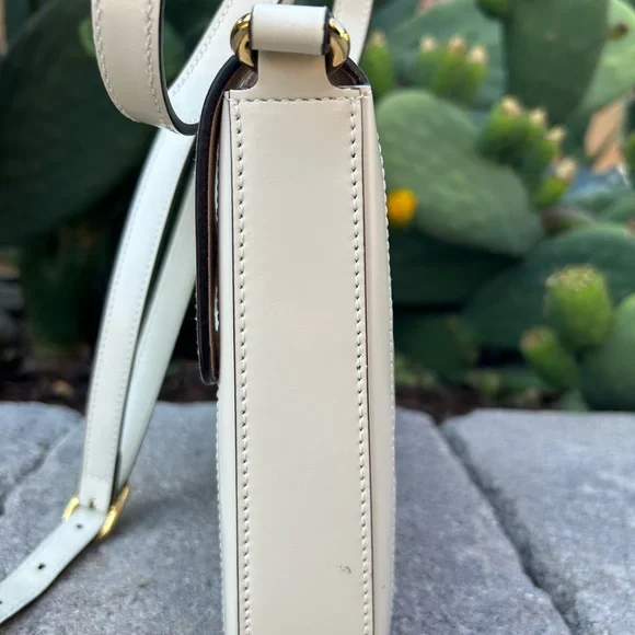 Gucci Traforata Flap Crossbody Bag - Picture 6 of 10